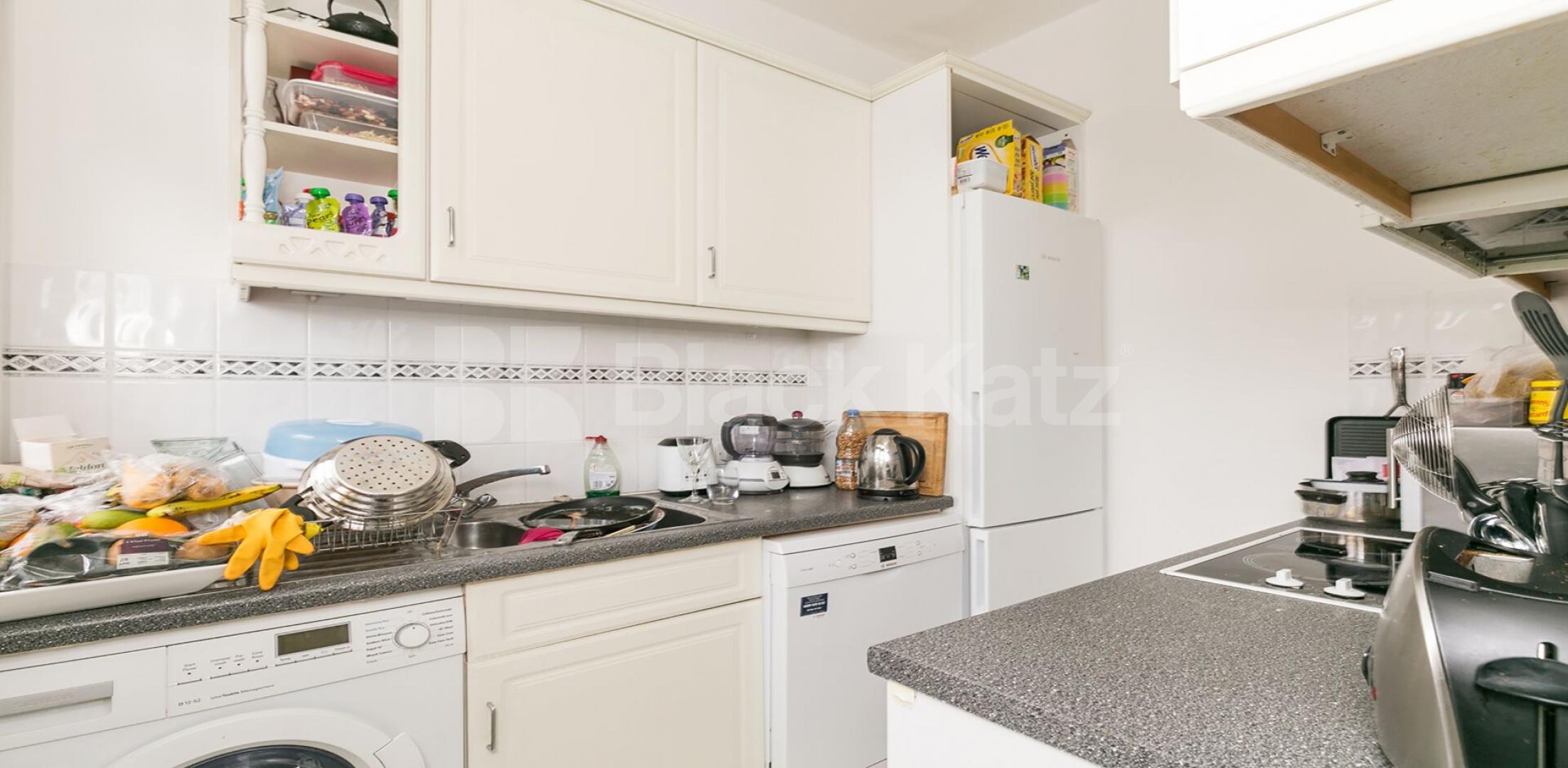 			Stunning Two Bedroom Property in Crouch End, 2 Bedroom, 1 bath, 1 reception Flat			 Clifton Road, Crouch End
